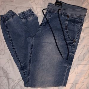 LOW RISE BAGGY JOGGER